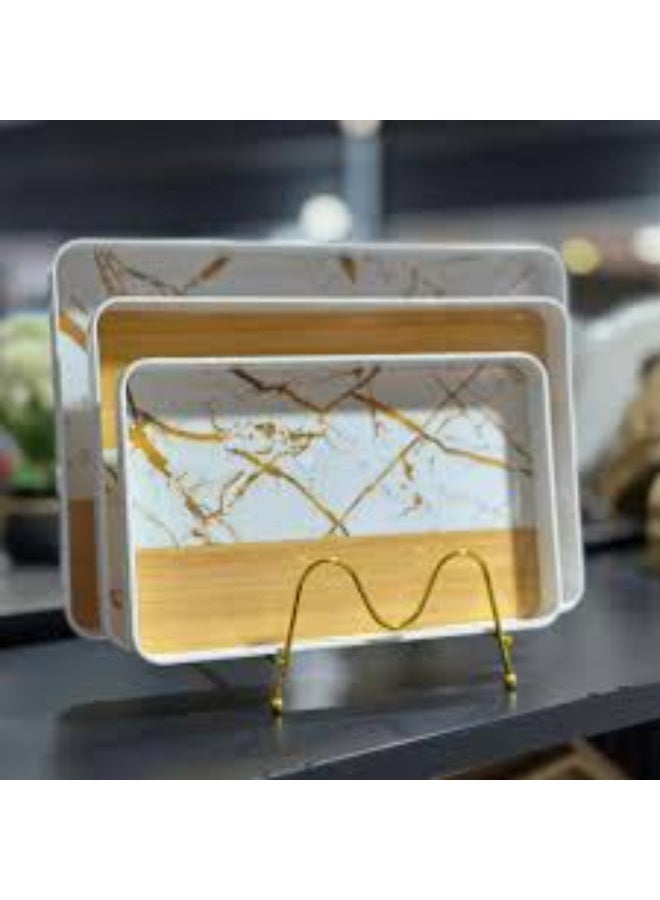 صواني أنيقة بثلاثة أحجام مختلفة تمنحك مرونة أكبر في التقديم، مثالية للمطبخ العصري والضيافة الراقية.